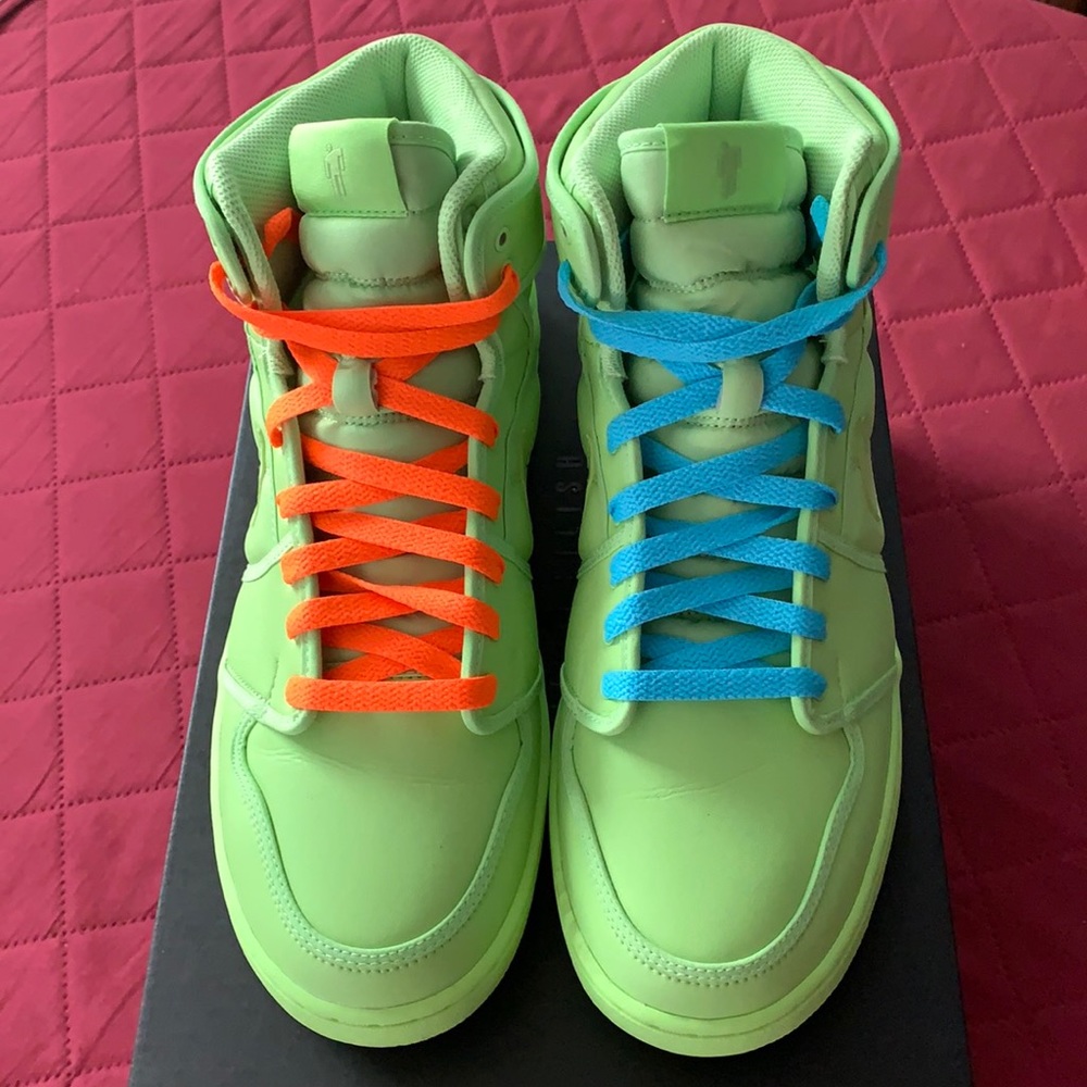 Jordan AJKO Billie Eilish size 12 ( size 10.5 men’s )